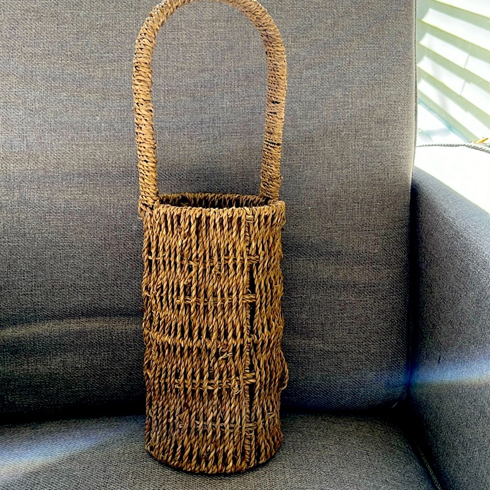 Wicker wine tote basket 15" tall 4 1/2 wide good condition preowned see photos